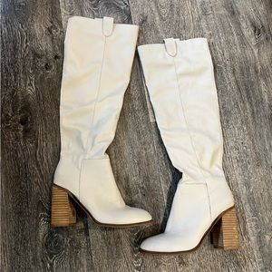 Like new Oasis Society knee high Cream leather boots size 8.5